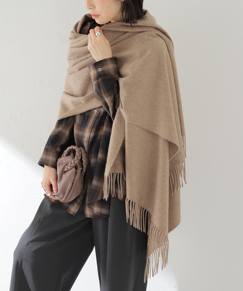 Johnstons of Elgin（ジョンストンズオブエルガン）の「【Johnstons of Elgin】cashmere solid stole：ストール（ストール/ショール・レディース・ブラック/チャコールグレー/ベージュ・FREE）」の3枚目の写真