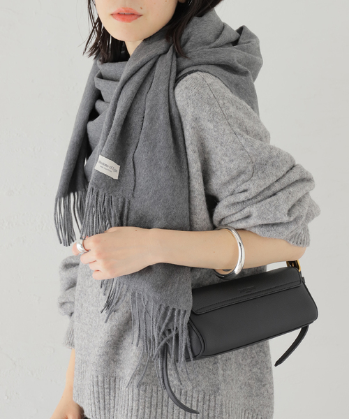 Johnstons of Elgin（ジョンストンズオブエルガン）の「【Johnstons of Elgin】cashmere solid stole：ストール（ストール/ショール・レディース・ブラック/チャコールグレー/ベージュ・FREE）」の2枚目の写真