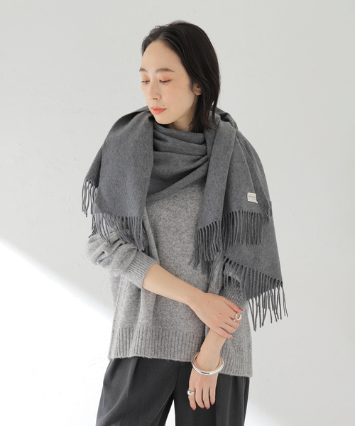 Johnstons of Elgin（ジョンストンズオブエルガン）の「【Johnstons of Elgin】cashmere solid stole：ストール（ストール/ショール・レディース・ブラック/チャコールグレー/ベージュ・FREE）」の13枚目の写真
