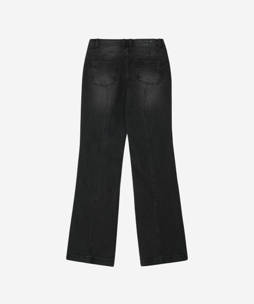BLR(ビーエルアール)の「Asymmetric Semi-Bootcut Denim Pants(デニムパンツ・レディース・その他・SMALL/MEDIUM/LARGE)」の2枚目の写真
