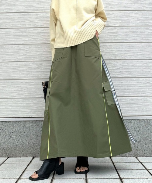 Q（キュー）の「切替サイドZIPラインスカート（スカート・レディース・チャコールグレー/オリーブ・MEDIUM）」の2枚目の写真