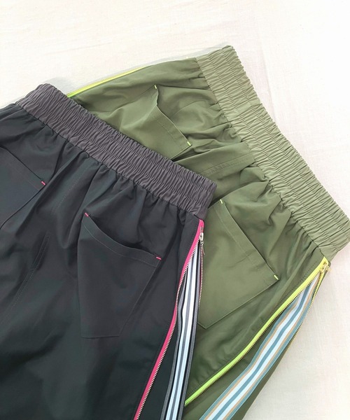 Q（キュー）の「切替サイドZIPラインスカート（スカート・レディース・チャコールグレー/オリーブ・MEDIUM）」の11枚目の写真