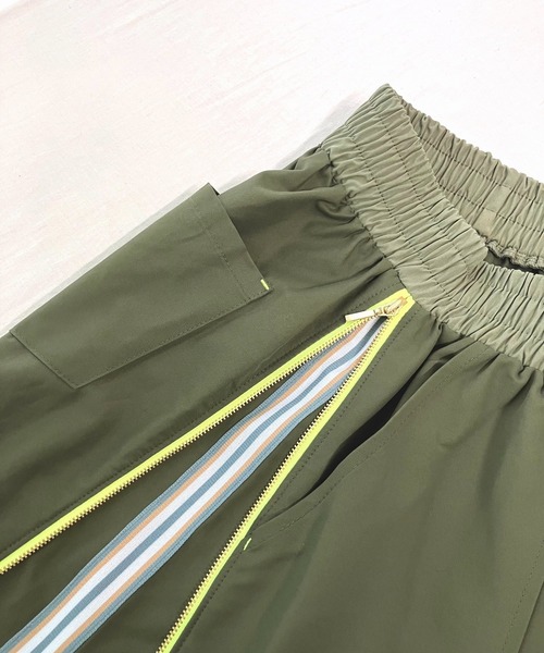 Q（キュー）の「切替サイドZIPラインスカート（スカート・レディース・チャコールグレー/オリーブ・MEDIUM）」の13枚目の写真
