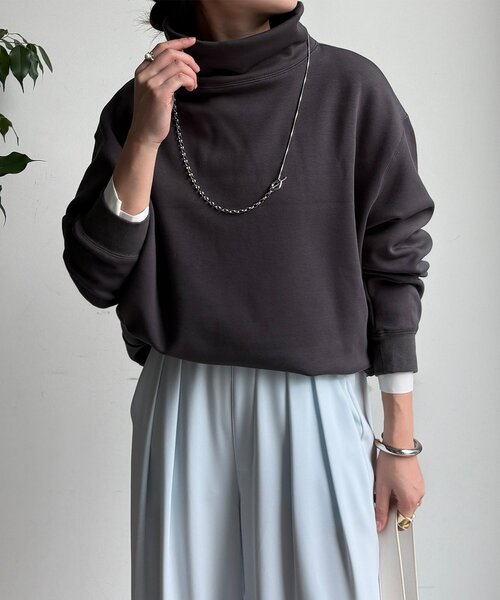 DouDou(ドゥドゥ)の「裏起毛ハイネックプルオーバー(Tシャツ/カットソー・レディース・ライトベージュ/チャコールグレー・FREE)」の1枚目の写真