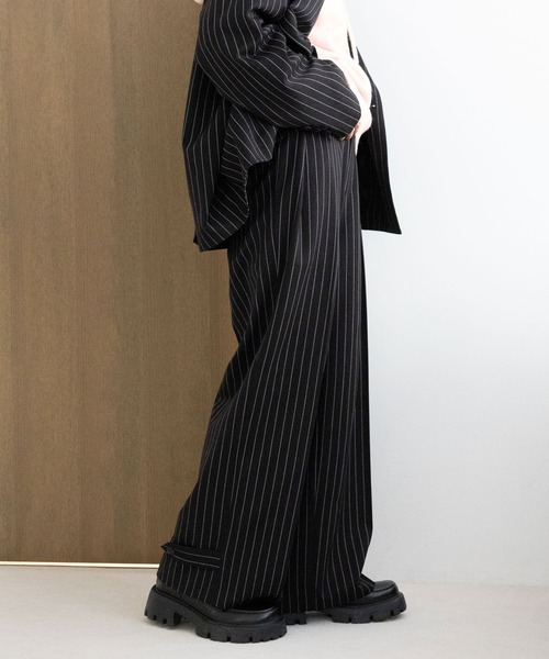 RAGEBLUE（レイジブルー）の「裾デザイン2タックワイドスラックス（スラックス・レディース・ブラウン/ベージュ系2/ブラック系9・FREE）」の2枚目の写真