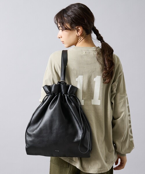 YArKA(ヤーカ)の「【YArKA/ヤーカ】drawstring shoulder & backpack / 巾着2wayナップサック/Y2508ARB70(ショルダーバッグ・メンズ・ブラック・フリー)」の2枚目の写真