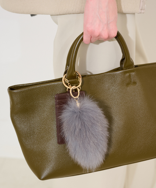 SLOBE IENA(スローブイエナ)の「SLOBE ファーチャーム(その他小物・レディース・チャコールグレー/カーキ・FREE)」の3枚目の写真