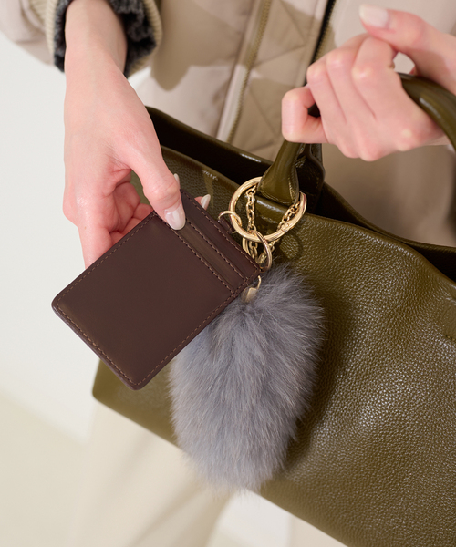 SLOBE IENA(スローブイエナ)の「SLOBE ファーチャーム(その他小物・レディース・チャコールグレー/カーキ・FREE)」の4枚目の写真