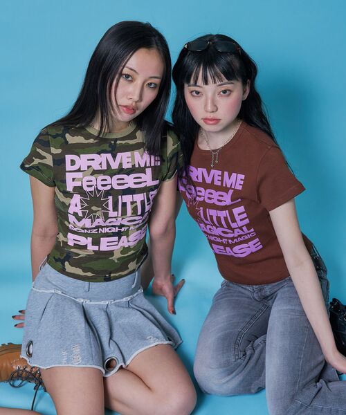 SEQUENZ(シークエンズ)の「※WEB限定 / メッセージプリント /ビックロゴコンパクトT / sqnz message pt compact tee(Tシャツ/カットソー・レディース・レッド/ホワイト/その他1/ブラウン/ブラック・MEDIUM/SMALL/LARGE)」の9枚目の写真