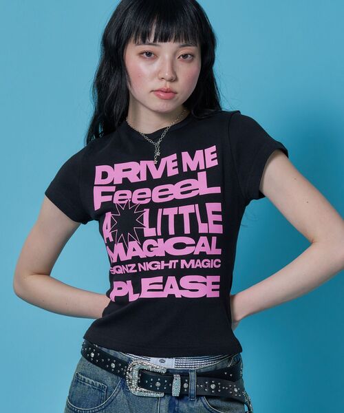 SEQUENZ(シークエンズ)の「※WEB限定 / メッセージプリント /ビックロゴコンパクトT / sqnz message pt compact tee(Tシャツ/カットソー・レディース・レッド/ホワイト/その他1/ブラウン/ブラック・MEDIUM/SMALL/LARGE)」の10枚目の写真