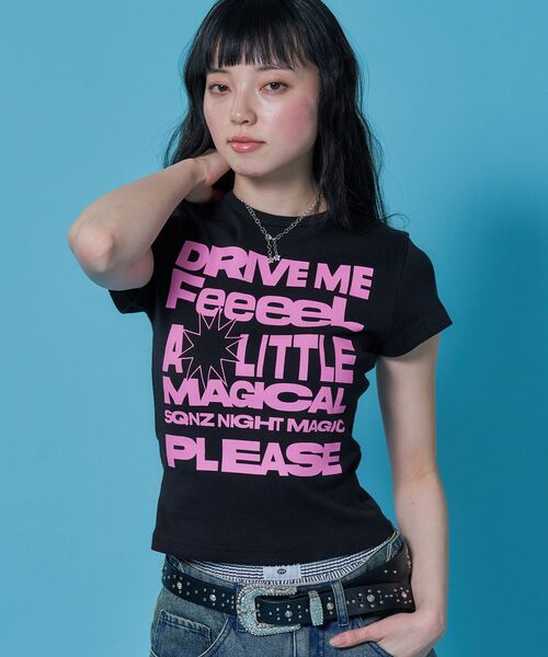 SEQUENZ(シークエンズ)の「※WEB限定 / メッセージプリント /ビックロゴコンパクトT / sqnz message pt compact tee(Tシャツ/カットソー・レディース・レッド/ホワイト/その他1/ブラウン/ブラック・MEDIUM/SMALL/LARGE)」の12枚目の写真