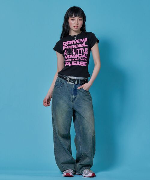 SEQUENZ(シークエンズ)の「※WEB限定 / メッセージプリント /ビックロゴコンパクトT / sqnz message pt compact tee(Tシャツ/カットソー・レディース・レッド/ホワイト/その他1/ブラウン/ブラック・MEDIUM/SMALL/LARGE)」の14枚目の写真