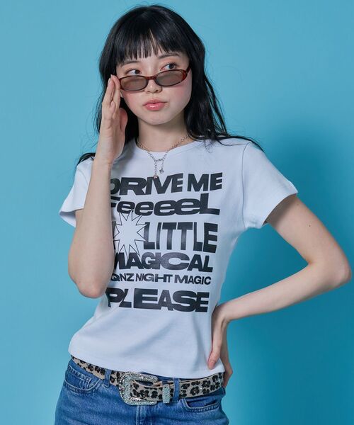 SEQUENZ(シークエンズ)の「※WEB限定 / メッセージプリント /ビックロゴコンパクトT / sqnz message pt compact tee(Tシャツ/カットソー・レディース・レッド/ホワイト/その他1/ブラウン/ブラック・MEDIUM/SMALL/LARGE)」の16枚目の写真