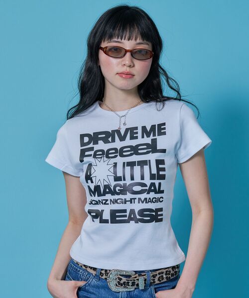 SEQUENZ(シークエンズ)の「※WEB限定 / メッセージプリント /ビックロゴコンパクトT / sqnz message pt compact tee(Tシャツ/カットソー・レディース・レッド/ホワイト/その他1/ブラウン/ブラック・MEDIUM/SMALL/LARGE)」の17枚目の写真