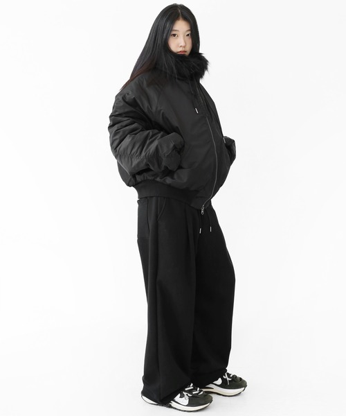 minsobi(ミンソビ)の「フェイクファー ボリュームフード ブルゾン(ノーカラージャケット・メンズ・ブラック・FREE)」の13枚目の写真