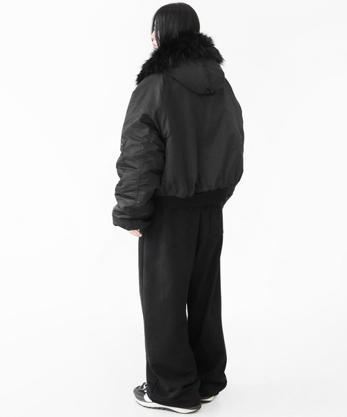 minsobi(ミンソビ)の「フェイクファー ボリュームフード ブルゾン(ノーカラージャケット・メンズ・ブラック・FREE)」の16枚目の写真