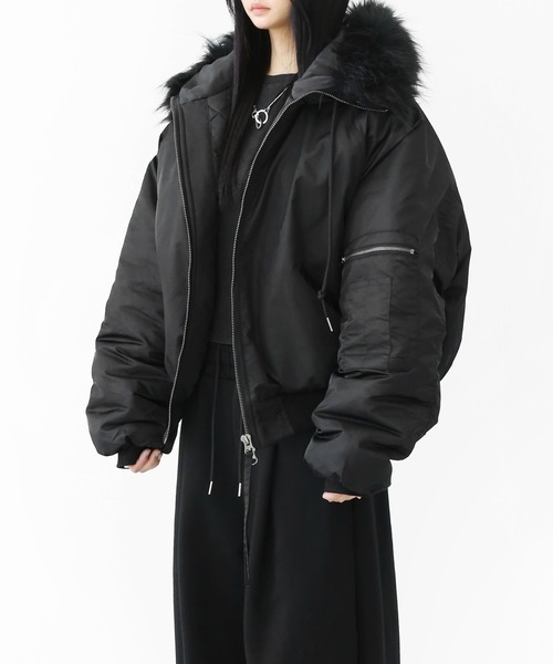 minsobi(ミンソビ)の「フェイクファー ボリュームフード ブルゾン(ノーカラージャケット・メンズ・ブラック・FREE)」の18枚目の写真