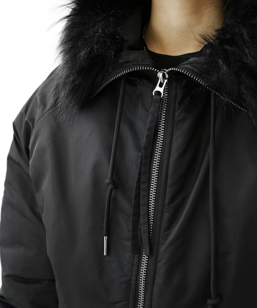 minsobi(ミンソビ)の「フェイクファー ボリュームフード ブルゾン(ノーカラージャケット・メンズ・ブラック・FREE)」の8枚目の写真