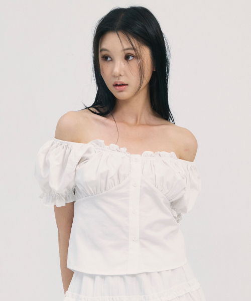 BABLETWO(ビーエイブルトゥー)の「noa shirring blouse-white(Tシャツ/カットソー・レディース・その他・ONE SIZE)」の1枚目の写真