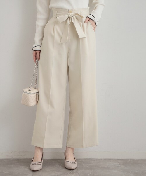 couture brooch(クチュールブローチ)の「【洗える・通勤】ウエストリボン サスペンダー付きワイドパンツ(その他パンツ・レディース・ベージュ/ネイビー/アイボリー・40/38/42/36)」の2枚目の写真