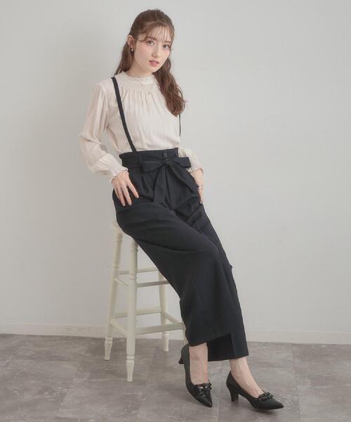 couture brooch(クチュールブローチ)の「【洗える・通勤】ウエストリボン サスペンダー付きワイドパンツ(その他パンツ・レディース・ベージュ/ネイビー/アイボリー・40/38/42/36)」の5枚目の写真