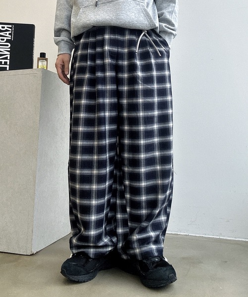 UNDERSTATEMENTs(アンダーステイトメント)の「【ユニセックス】アソートワイドカーブスラックス/ラインストライプ&無地(スラックス・メンズ・ブラウン系その他/チャコールグレー/ブラック系その他/ブラウン・SMALL/LARGE/MEDIUM)」の6枚目の写真
