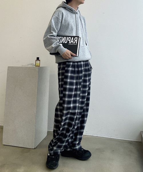 UNDERSTATEMENTs(アンダーステイトメント)の「【ユニセックス】アソートワイドカーブスラックス/ラインストライプ&無地(スラックス・メンズ・ブラウン系その他/チャコールグレー/ブラック系その他/ブラウン・SMALL/LARGE/MEDIUM)」の17枚目の写真