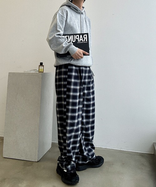 UNDERSTATEMENTs(アンダーステイトメント)の「【ユニセックス】アソートワイドカーブスラックス/ラインストライプ&無地(スラックス・メンズ・ブラウン系その他/チャコールグレー/ブラック系その他/ブラウン・SMALL/LARGE/MEDIUM)」の19枚目の写真