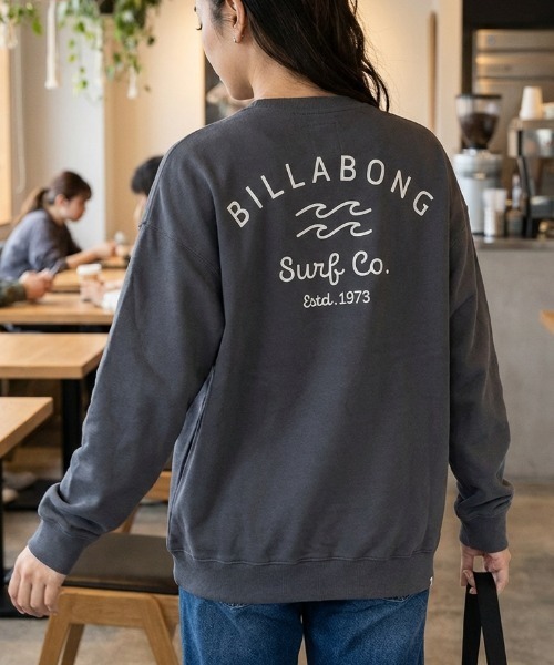 BILLABONG(ビラボン)の「【BILLABONG/ビラボン】SOFT CLEAN ARCH LOGO/バックプリント スウェット トレーナー(スウェット・レディース・ホワイト/ブルー/スミクロ・MEDIUM)」の1枚目の写真