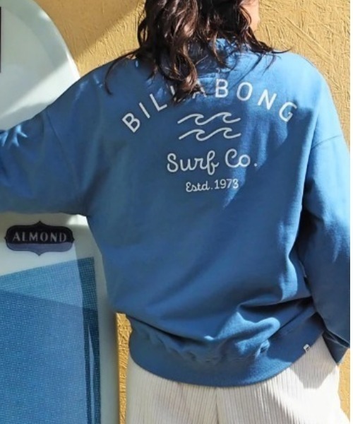 BILLABONG(ビラボン)の「【BILLABONG/ビラボン】SOFT CLEAN ARCH LOGO/バックプリント スウェット トレーナー(スウェット・レディース・ホワイト/ブルー/スミクロ・MEDIUM)」の3枚目の写真