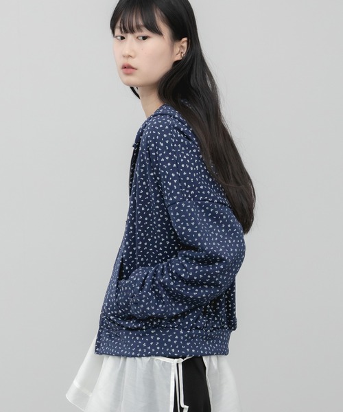 HEILIS(ヘイリス)の「花柄ダブルジップパーカー / グレー ネイビー プリント 花柄 ガーリー カジュアル 韓国 ノームコア シティガール トレンド トップス 長袖 春服 秋服 冬服 シンプル 羽織り 前開き 紫外線対策 冷房対策(パーカー・レディース・グレー/ネイビー・FREE)」の6枚目の写真