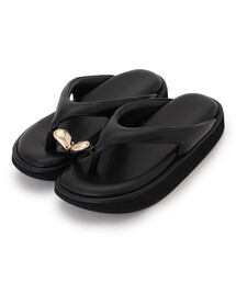 23区（ニジュウサンク）の「レザータッチトング サンダル（サンダル）」