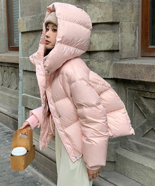 Miniministore(ミニミニストア)の「ショート丈ダウンジャケット 中綿ブルゾン(ダウンジャケット/コート・レディース・ピンク/ブラウン/アイボリー/ブラック・FREE)」の4枚目の写真