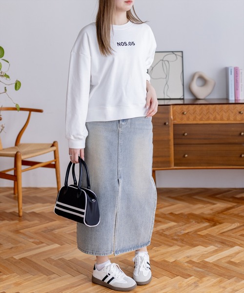 clear（クリア）の「ロゴプリントスウェット[カジュアル 着回し抜群 大人]≪新作≫（スウェット・レディース・オフホワイト/ブラック・F）」の4枚目の写真