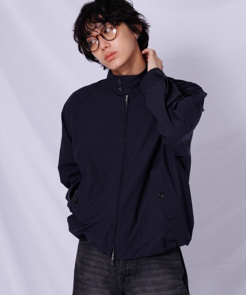DRAW（ドロー）の「DRAW(ドロー) / ポケッタブル トラベルアウター（ブルゾン・メンズ・ベージュ/ネイビー・M/L）」の2枚目の写真