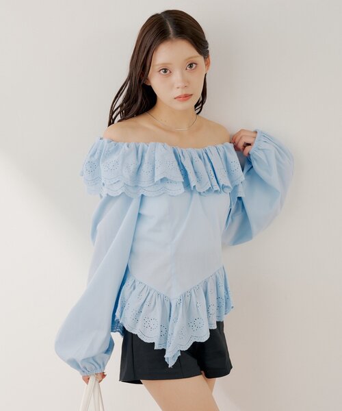 Chico（チコ）の「コットンレースオフショルブラウス（シャツ/ブラウス・レディース・アイボリー/ピンク/ブルー・FREE）」の10枚目の写真