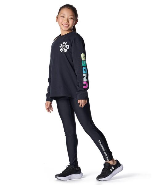 UNDER ARMOUR(アンダーアーマー)の「UAヘビーウエイト コットン グラフィック ロングスリーブ Tシャツ(トレーニング/キッズ)(Tシャツ/カットソー・キッズ・ブラック・130cm/140cm/120cm/150cm)」の6枚目の写真