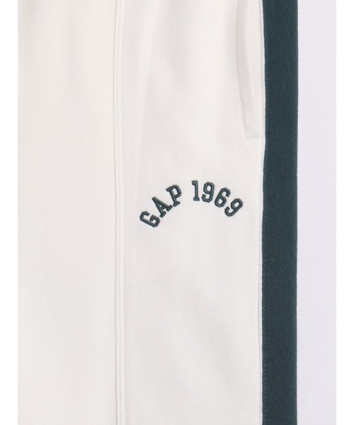 GAP（ギャップ）の「ヴィンテージソフト リラックスフィット 1969GAPロゴ トラックパンツ（スウェットパンツ・メンズ・オフホワイト/ベージュ/ネイビー・XS/XL/L/M/S）」の11枚目の写真