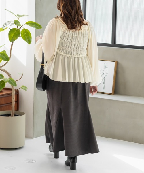 CLETTE(クレット)の「CLETTEオリジナル2WAYネックフリルブラウス(シャツ/ブラウス・レディース・ピンク/アイボリー/ブルー・3L/LL/4L)」の7枚目の写真