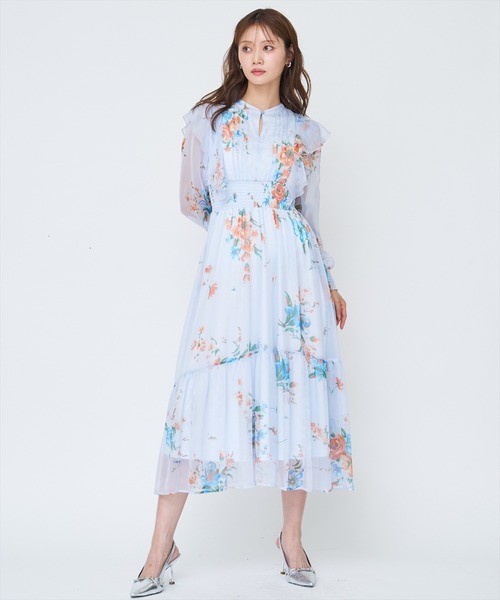 AND COUTURE(アンドクチュール)の「フラワープリントタックワンピース(ワンピース・レディース・ネイビー/ブルー/オフホワイト・FREE)」の7枚目の写真