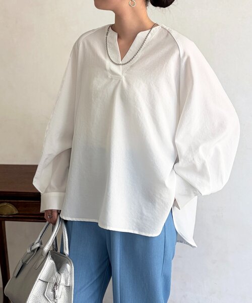 Chez toi(シェトワ)の「リネンライクスキッパーブラウス(シャツ/ブラウス・レディース・キャメル/ブラック/オフホワイト/グレー・FREE)」の1枚目の写真