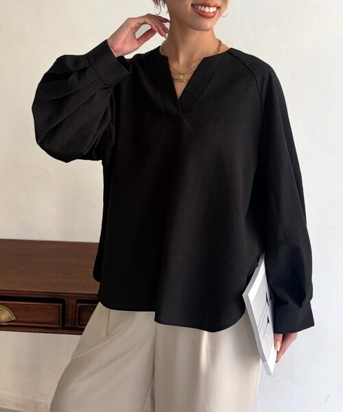 Chez toi(シェトワ)の「リネンライクスキッパーブラウス(シャツ/ブラウス・レディース・キャメル/ブラック/オフホワイト/グレー・FREE)」の2枚目の写真