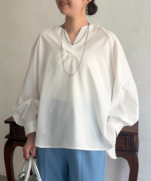 Chez toi(シェトワ)の「リネンライクスキッパーブラウス(シャツ/ブラウス・レディース・キャメル/ブラック/オフホワイト/グレー・FREE)」の5枚目の写真