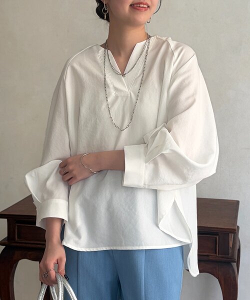 Chez toi(シェトワ)の「リネンライクスキッパーブラウス(シャツ/ブラウス・レディース・キャメル/ブラック/オフホワイト/グレー・FREE)」の6枚目の写真