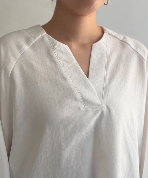 Chez toi(シェトワ)の「リネンライクスキッパーブラウス(シャツ/ブラウス・レディース・キャメル/ブラック/オフホワイト/グレー・FREE)」の15枚目の写真