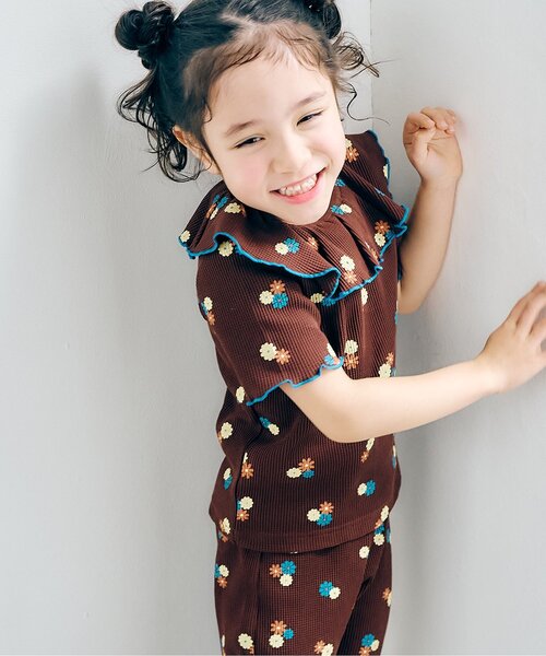 apres les cours(アプレレクール)の「【WEB限定】ワッフルフリル衿Tシャツ(Tシャツ/カットソー・キッズ・ブラウン/ミント/オレンジ/ブルー/クリーム・80/90/100/110/120/130/140)」の2枚目の写真