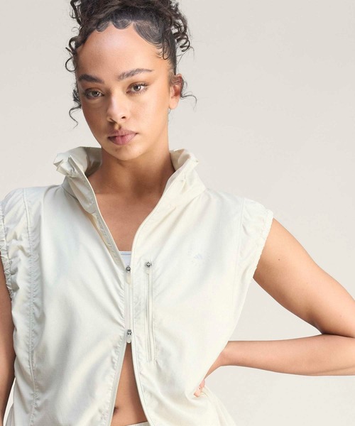 adidas by Stella McCartney(アディダスバイステラマッカートニー)の「aSMC TPA GILLET【adidas by Stella McCartney】 / アディダス adidas(ベスト・レディース・ベージュ・XX-LARGE/LARGE/MEDIUM/X-LARGE/SMALL)」の9枚目の写真