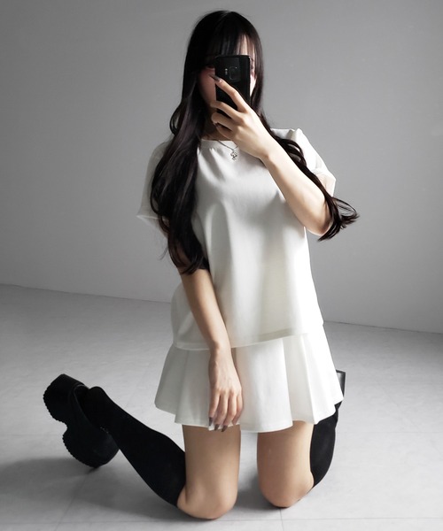 me+em select（ミームセレクト）の「【 セットアップ 】オーバーサイズ半袖Ｔシャツ＋プリーツミニスカート SET ／( SETUP ) oversize shortsleeve Tee + pleated mini skirt SET（セットアップ・レディース・ホワイト/ブラック・FREE）」の4枚目の写真