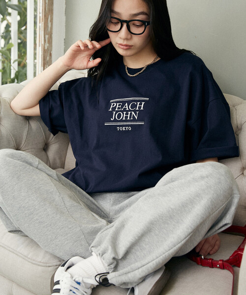 PEACH JOHN(ピーチジョン)の「PEACH JOHN × PUBLUX/ピーチ・ジョン フロント ロゴ 刺繍 Tシャツ 限定展開(Tシャツ/カットソー・メンズ・ブラック/ネイビー/ホワイト・SMALL/MEDIUM/LARGE)」の19枚目の写真