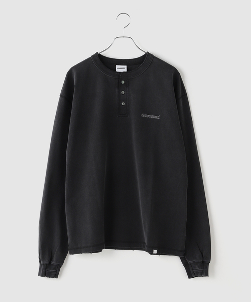 NOMANUAL(NOMANUAL)の「NOMANUAL/ノーマニュアル DAMAGED HENLEY NECK SHIRT(Tシャツ/カットソー・メンズ・ブラック/カーキ・MEDIUM/LARGE)」の2枚目の写真